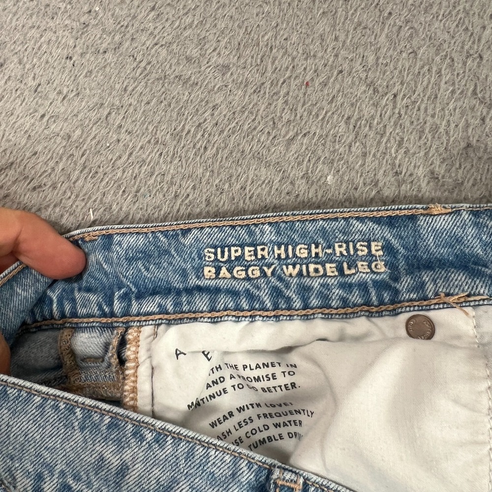 American Eagle Super High Rise Baggy Wide Leg Jeans Womens 8 Blue Distressed - Picture 13 of 16